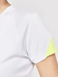 1908229-914541_Pro Control Impact SS Tee W_Closeup4.jpg